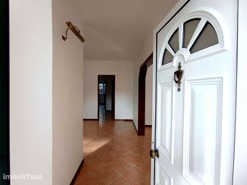 Moradia com jardim r/chão T3+1 - Grande imagem: 2/12