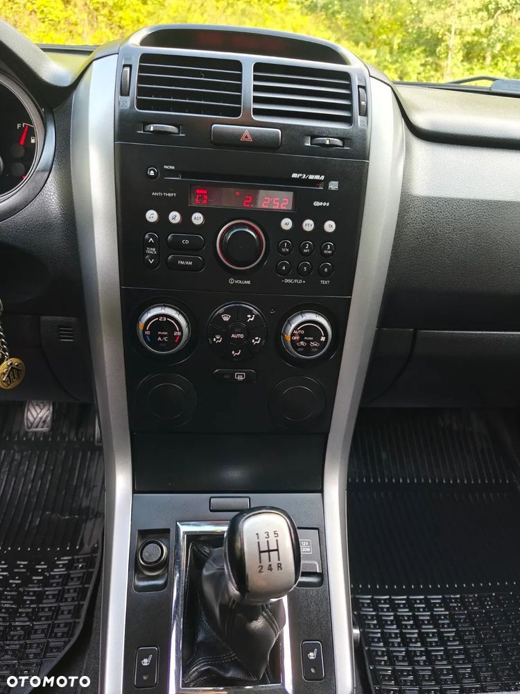Suzuki Grand Vitara 1.6 - 9