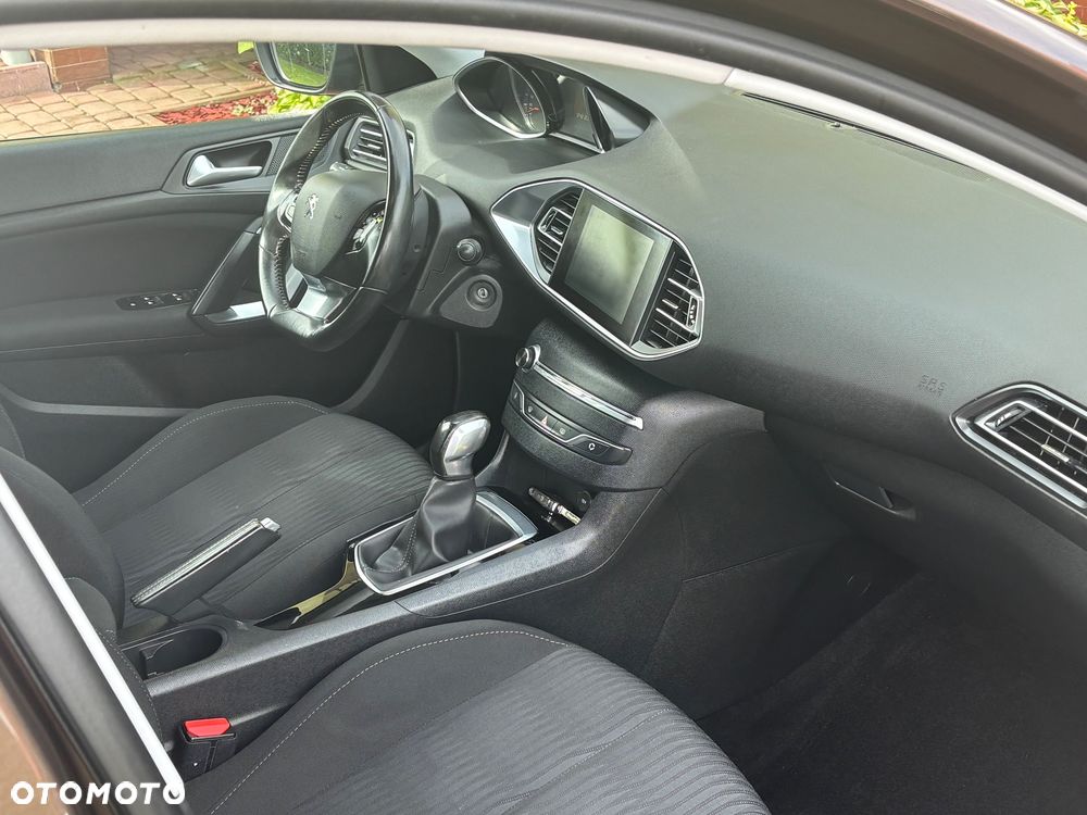 Peugeot 308 1.2 PureTech Allure S&S - 10