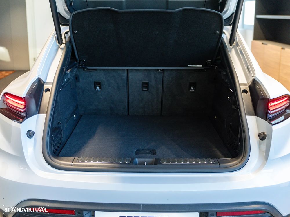 Porsche Macan Electric 4 - 43