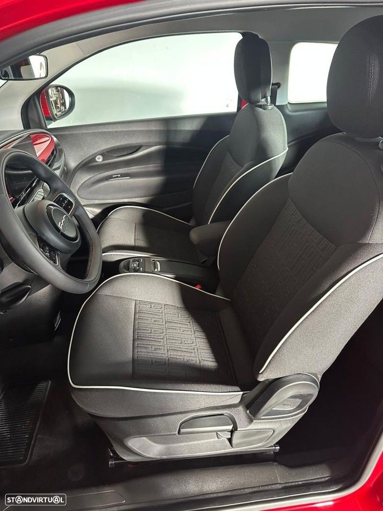 Fiat 500e 23,8kWh — fotografia 11