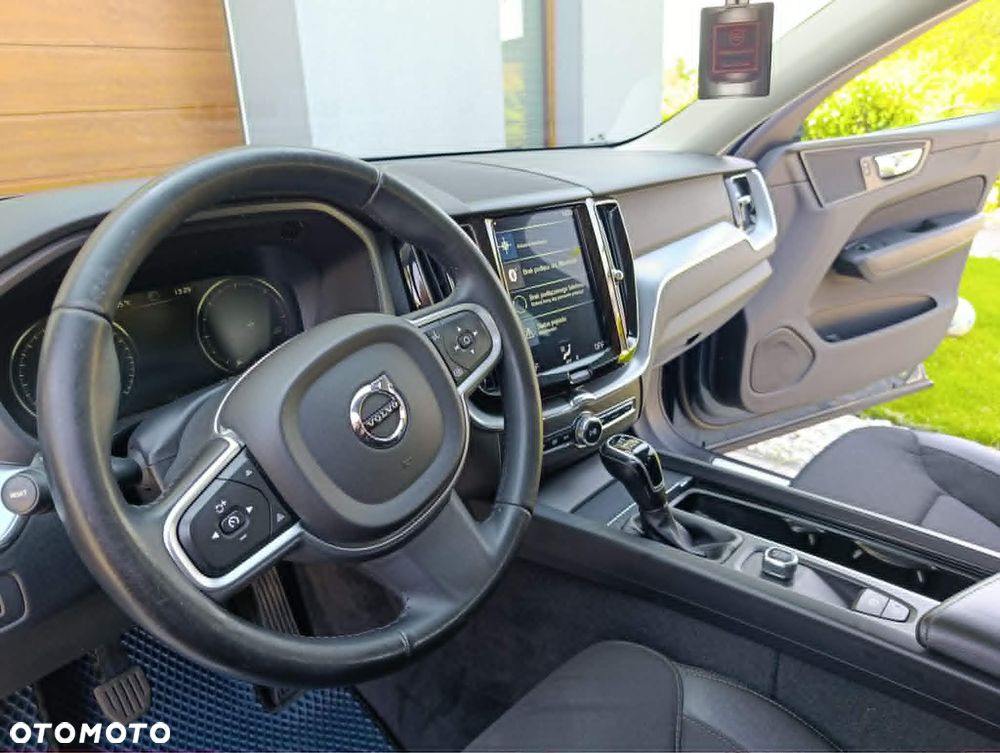 Volvo XC 60 D4 AWD Momentum Pro - 9