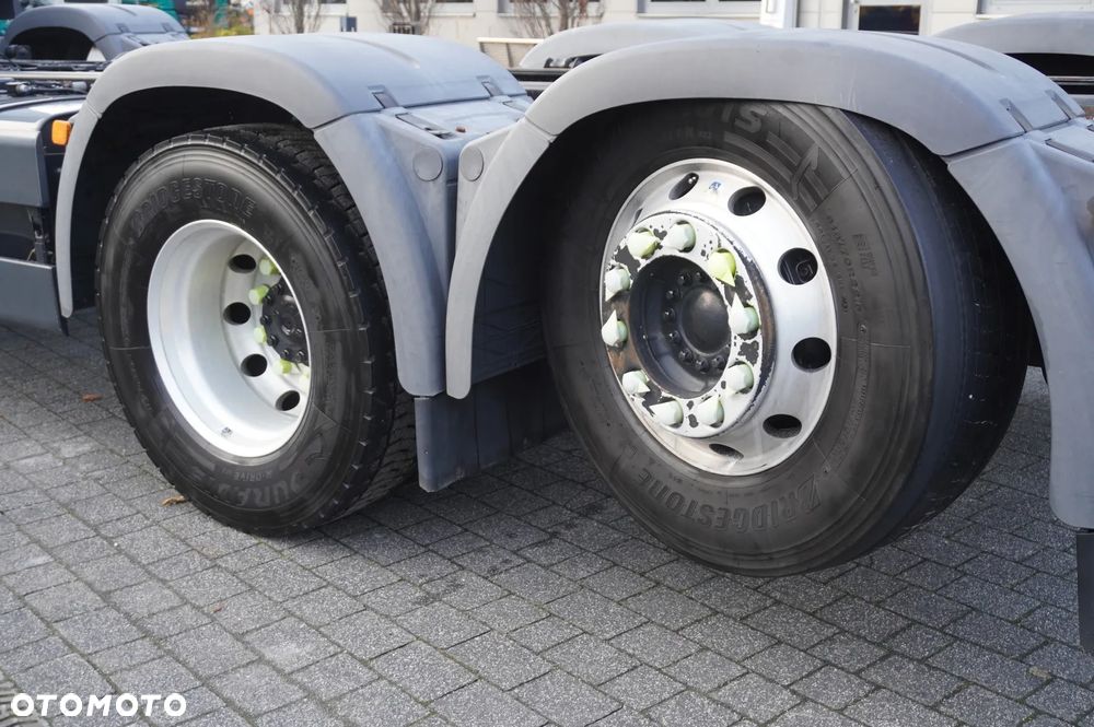 MAN TGS 35.420 8×2 / Rama 6,4 m / 3 osie skrętne / 2 sztuki - 12