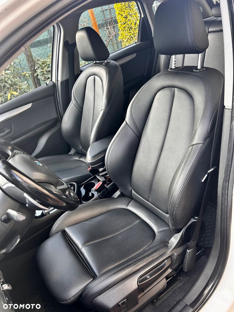 BMW Seria 2 218d - 11