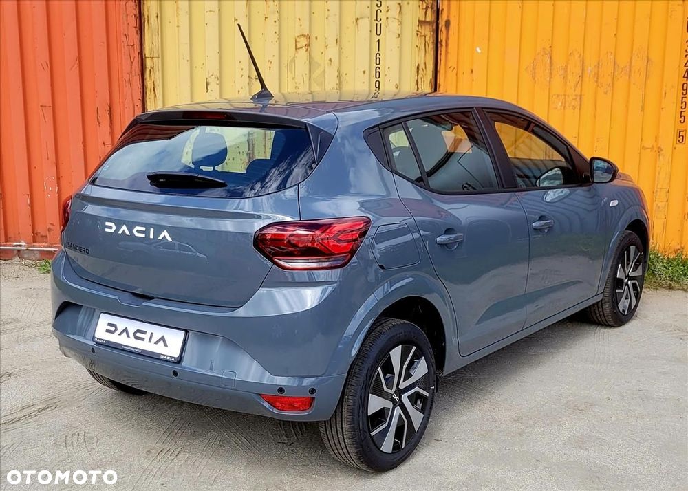 Dacia Sandero - 6