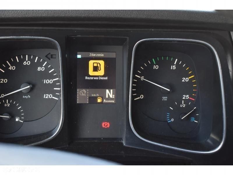 Mercedes-Benz Actros - 11