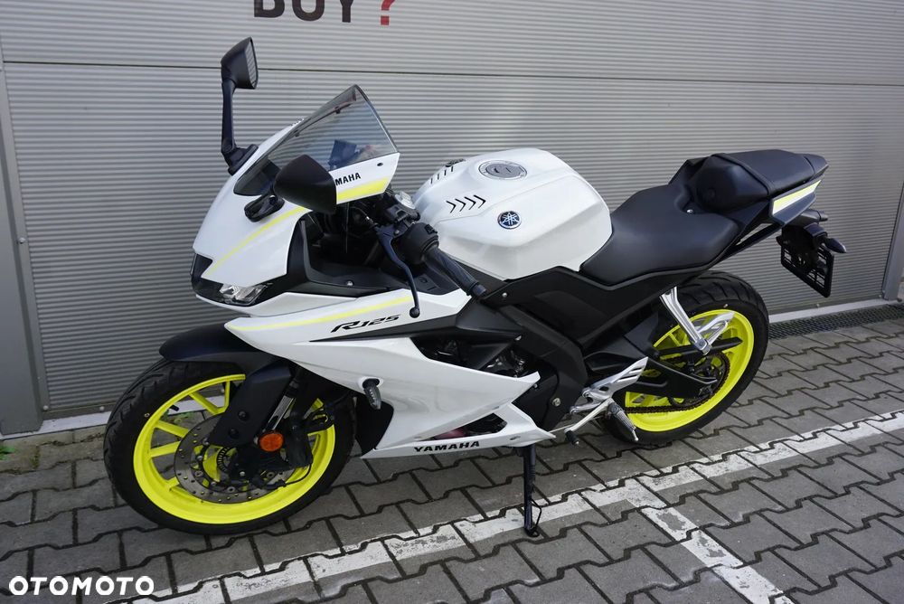 Yamaha YZF - 9