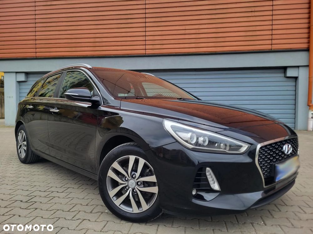 Hyundai i30 blue Kombi 1.6 CRDi YES Gold - 1