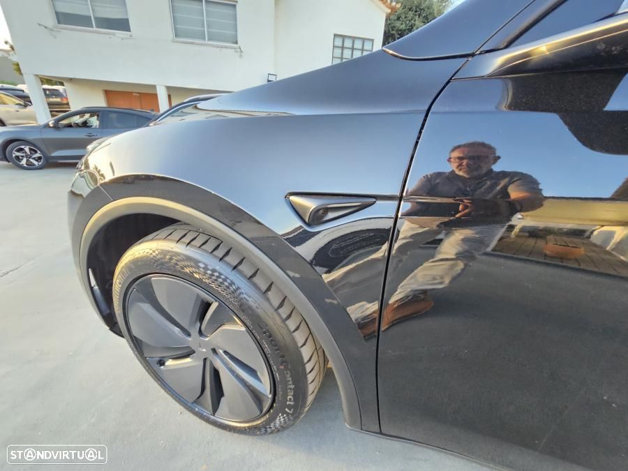 Tesla Model Y Long Range Dual Motor AWD - 10