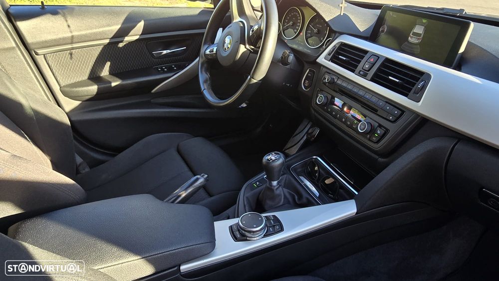 BMW 318 d M Sport - 14