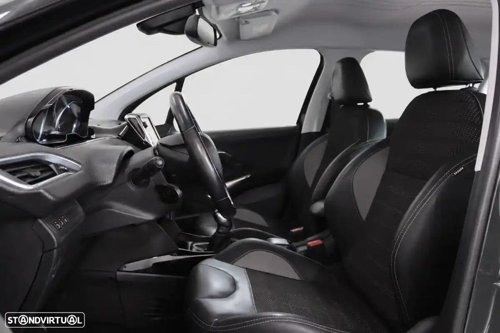 Peugeot 2008 1.2 PureTech Allure - 14