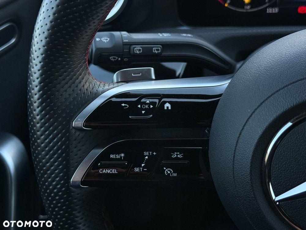 Mercedes-Benz CLA 180 AMG Line 7G-DCT - 16