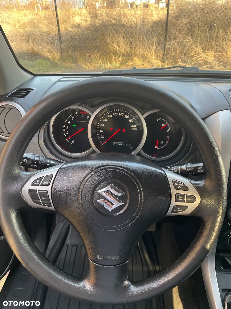 Suzuki Grand Vitara 2.0 - 9