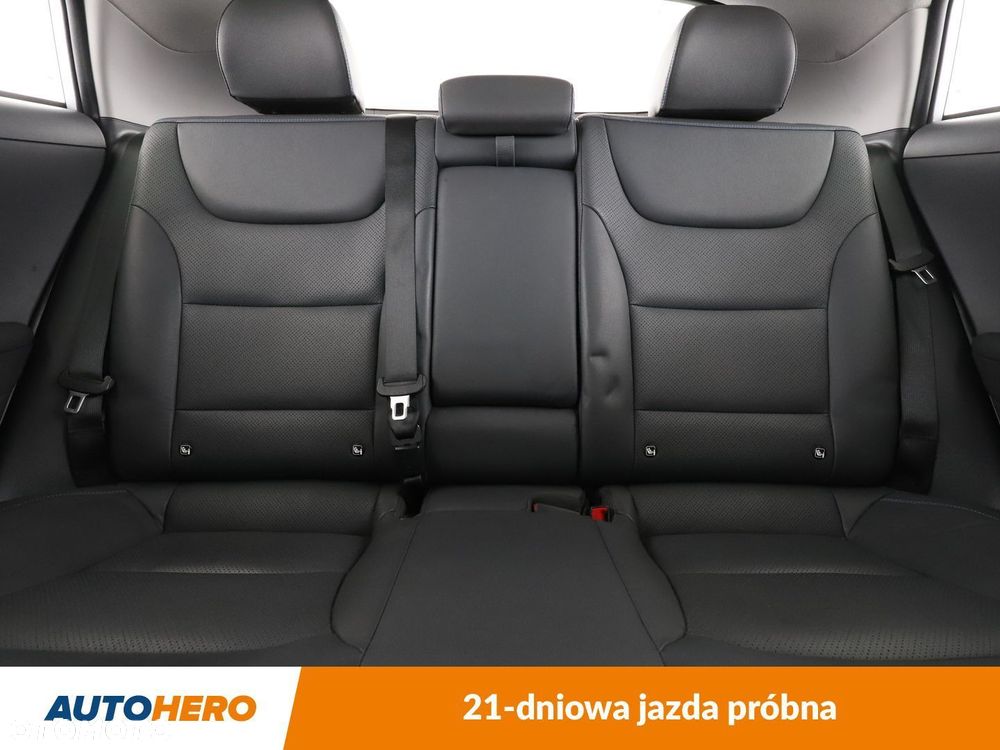 Hyundai IONIQ - 16