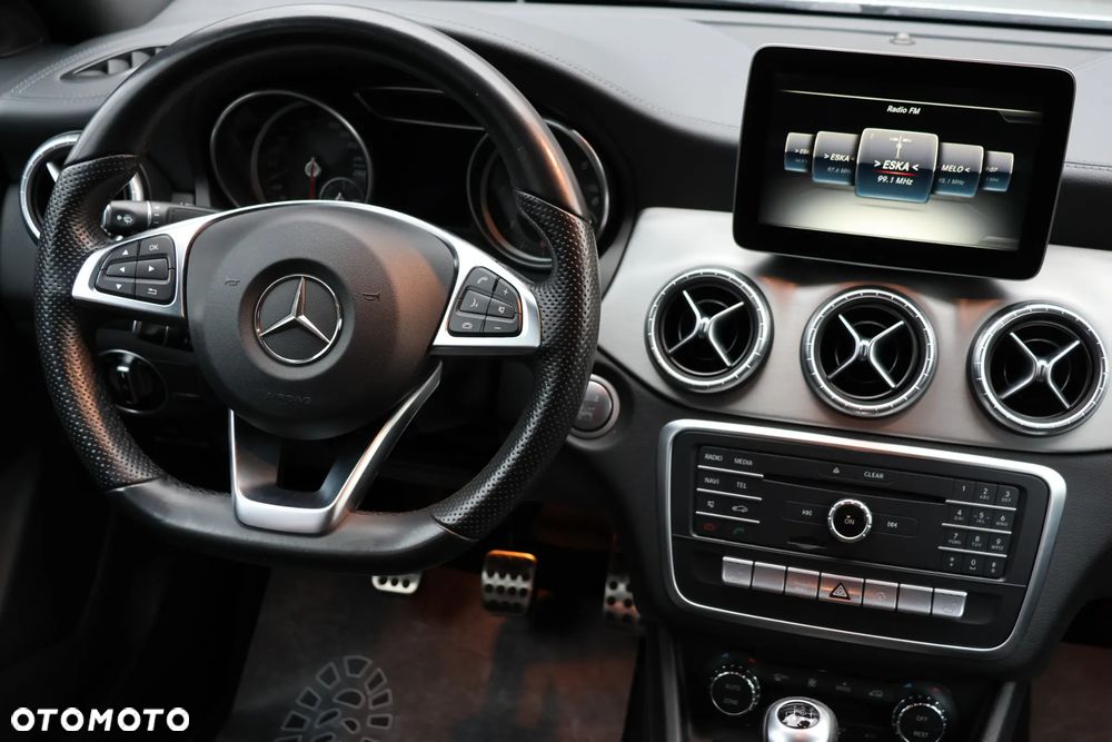 Mercedes-Benz CLA 180 d AMG Line - 27