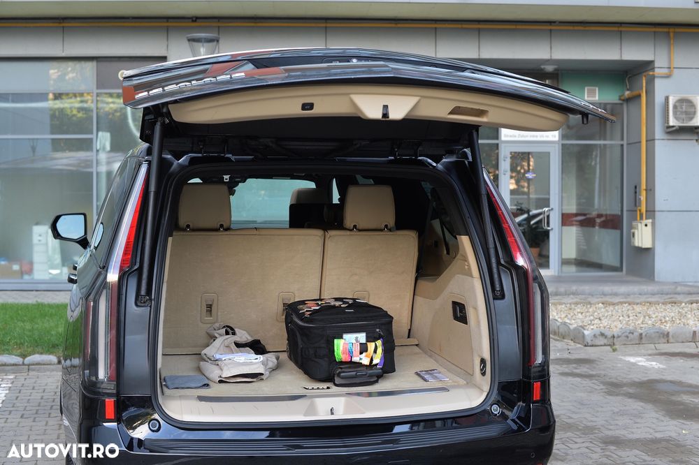 Cadillac Escalade ESV 6.2 V8 AWD AT Platinum - 12