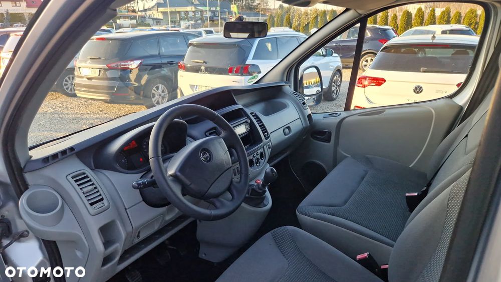 Opel Vivaro - 10