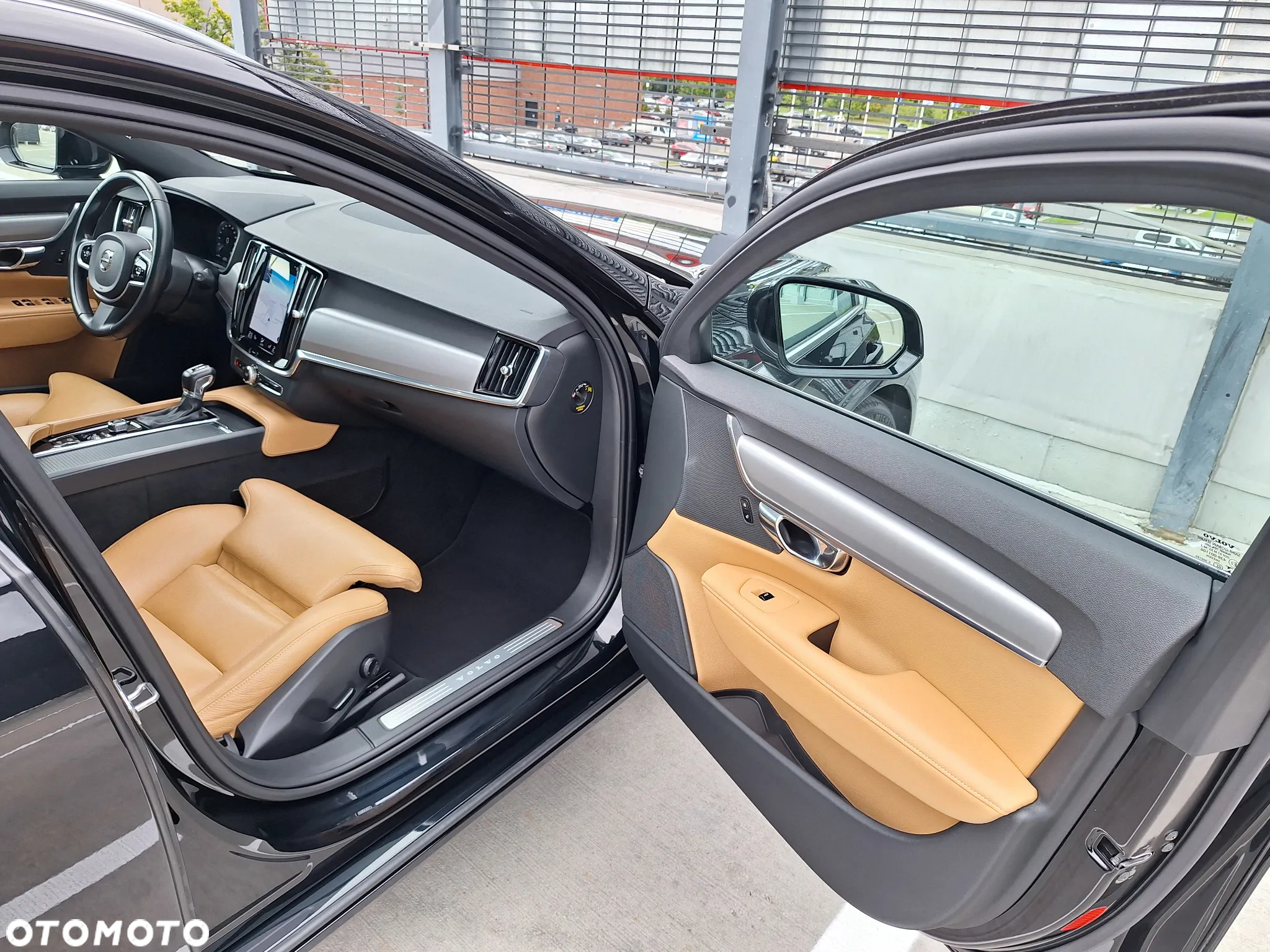 Volvo V90 D4 Momentum Pro - 26