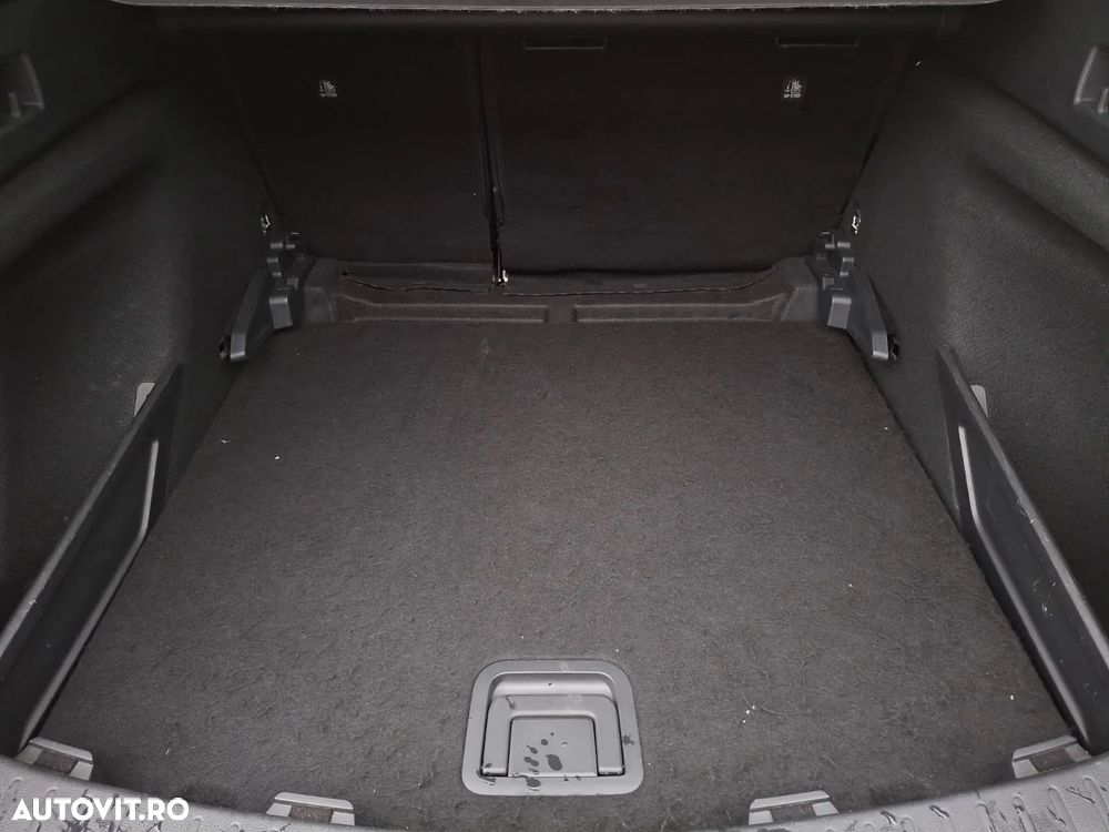 Toyota Corolla 1.8 Hybrid Business Edition - 27