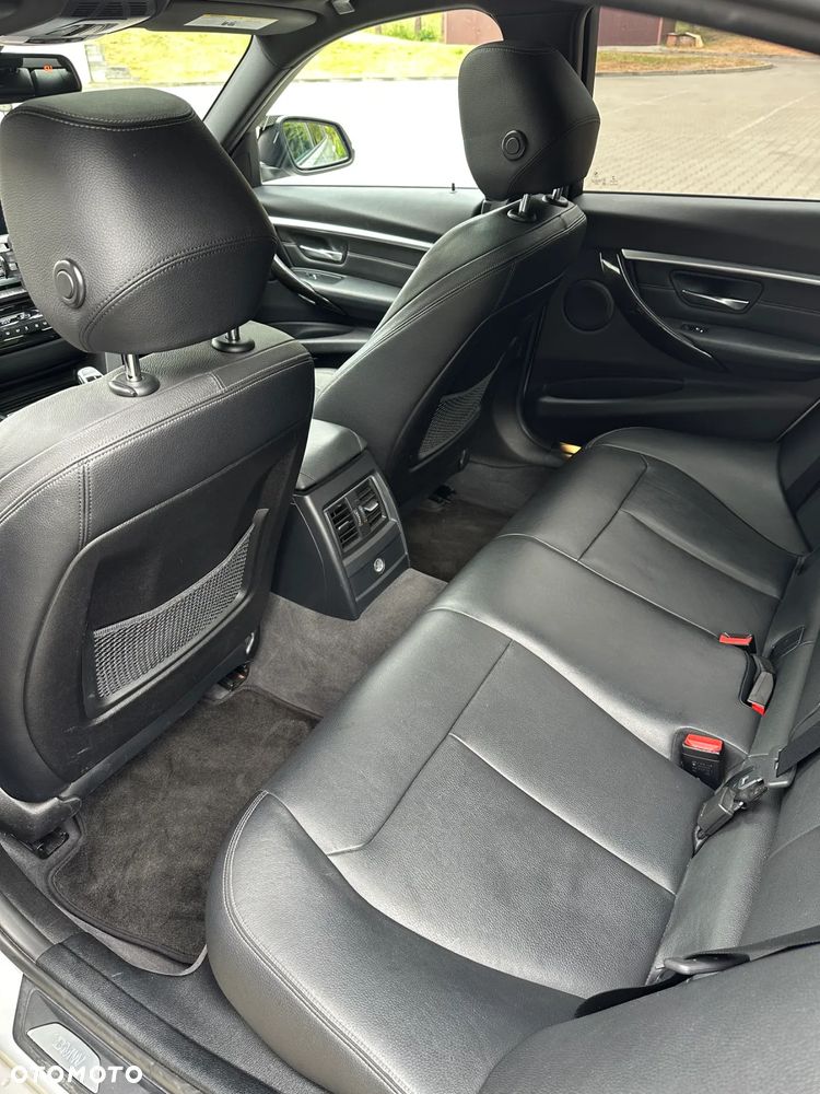 BMW Seria 3 328i Sport-Aut Sport Line - 8