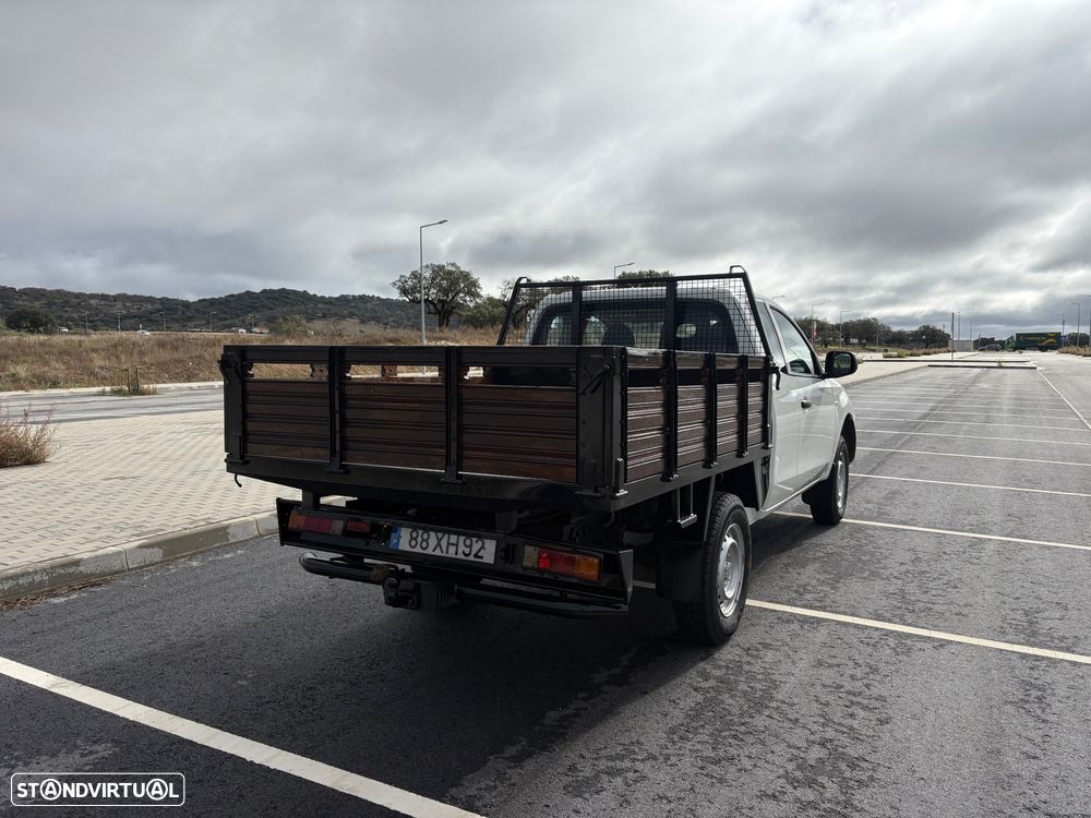 Mitsubishi L200 2.4 DI-D CD Campera Space Cab 3L 4WD - 5