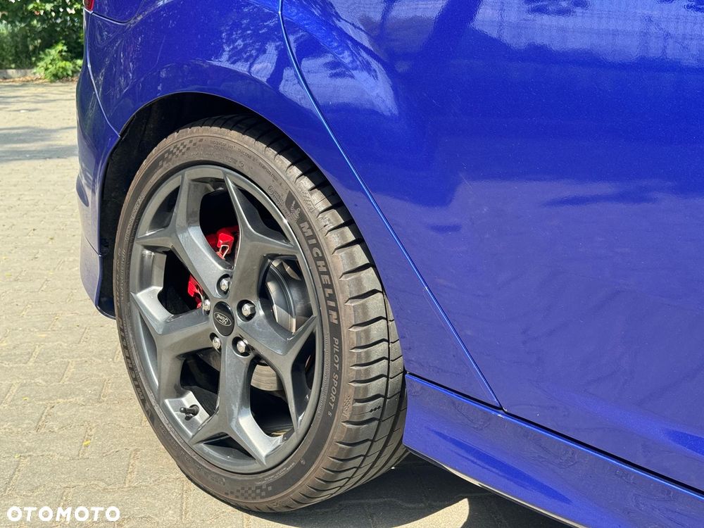 Ford Focus 2.0 EcoBoost ST - 10