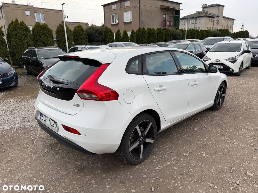 Volvo V40 D2 - 19