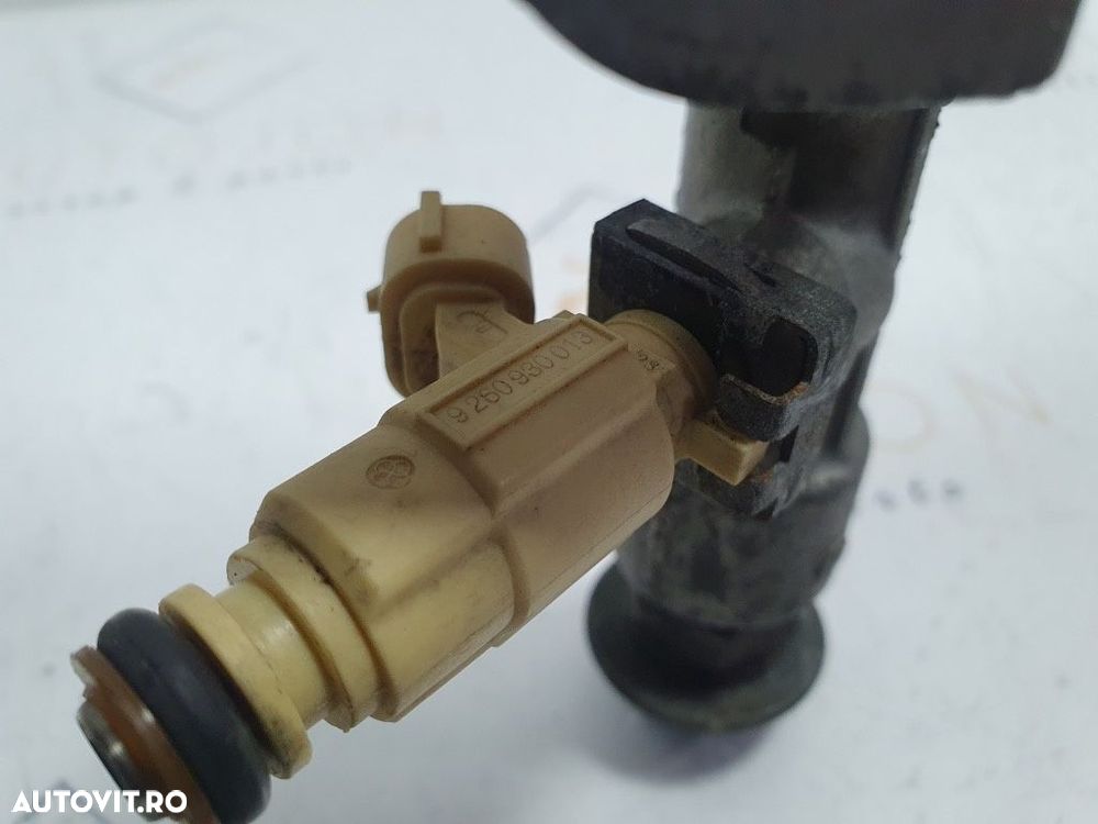 Rampa si injectoare HYUNDAI COUPE RD 1996 - 2002 1.6 i 16V G4GR 9260930013 - 2