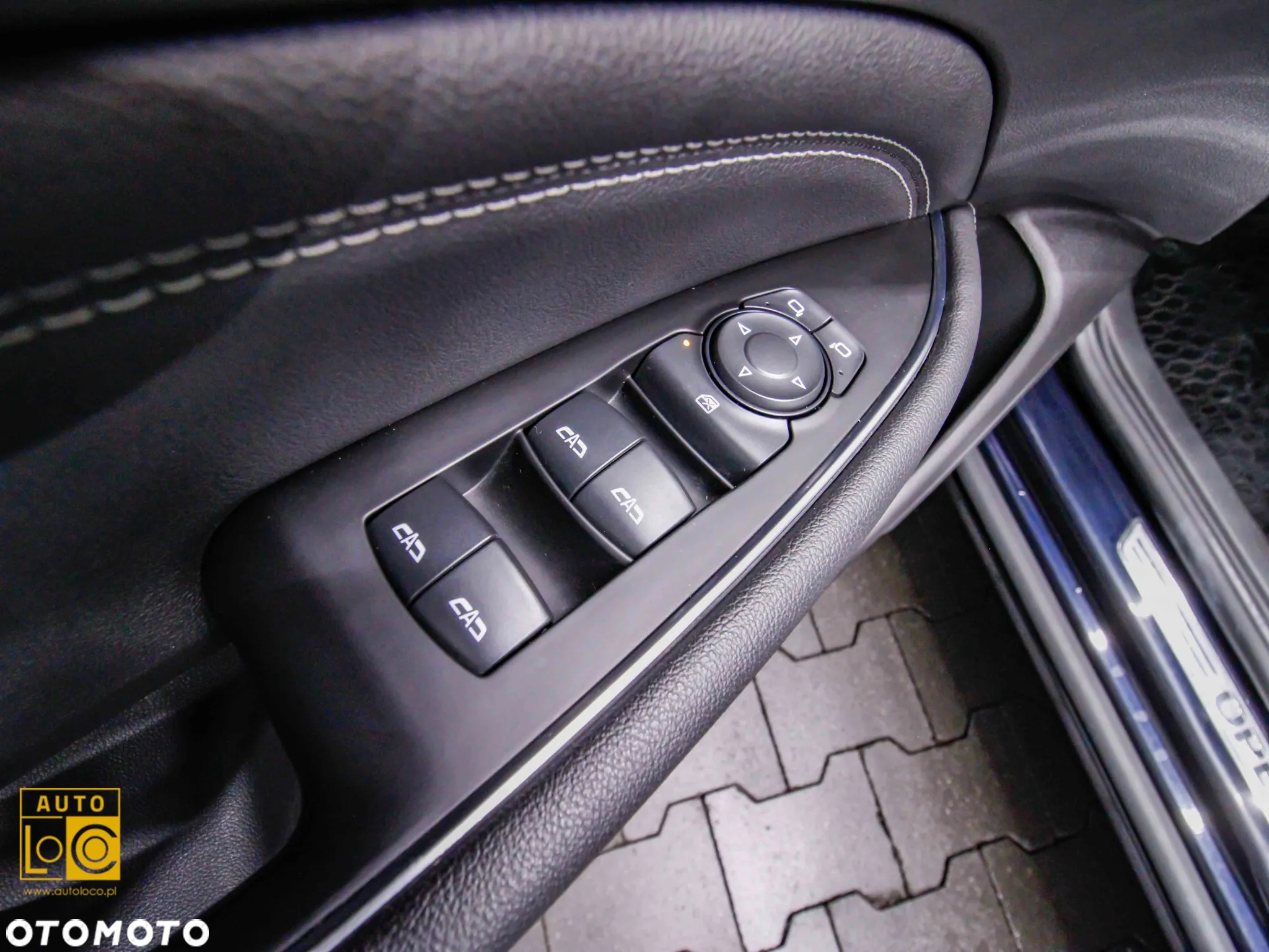 Opel Insignia 2.0 CDTI Cosmo S&S - 27