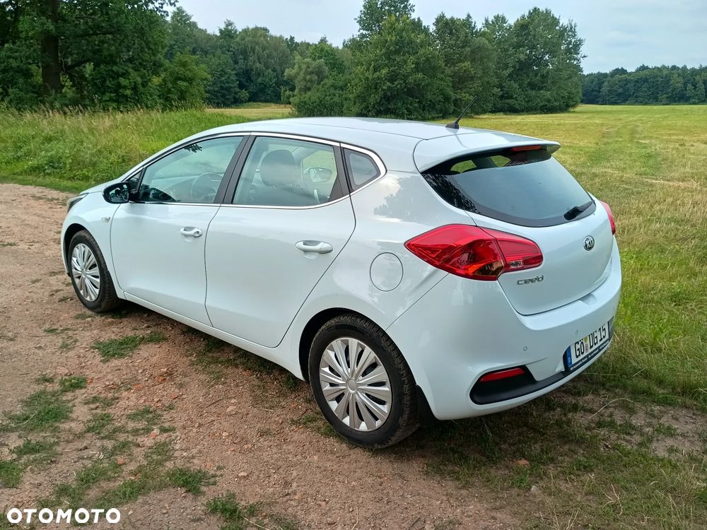 Kia Ceed - 4