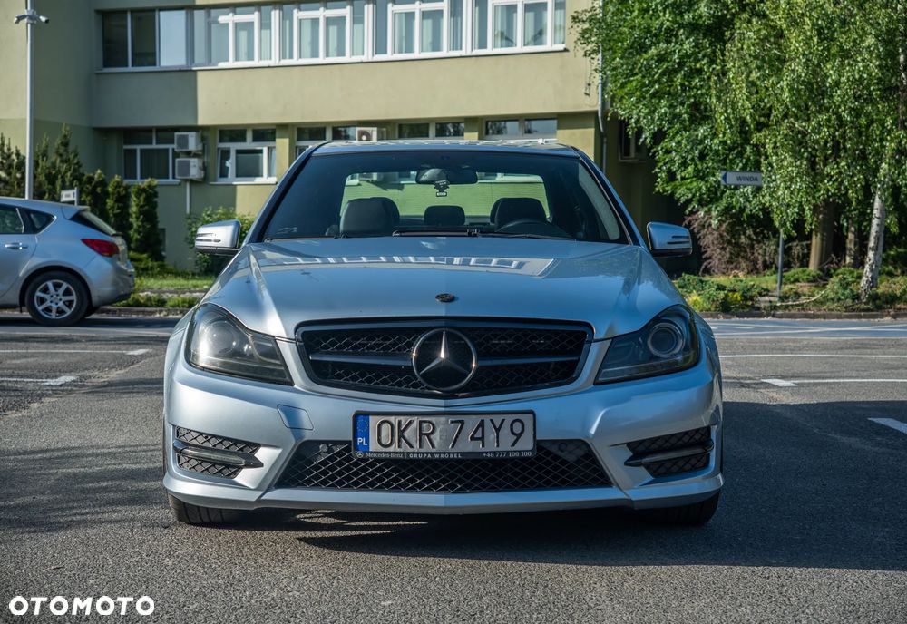Mercedes-Benz Klasa C 350 BlueEff 4-Matic Avantgarde - 4