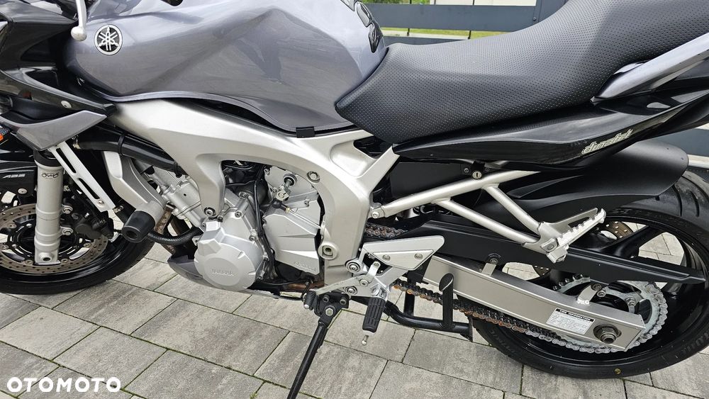 Yamaha FZ6 - 7
