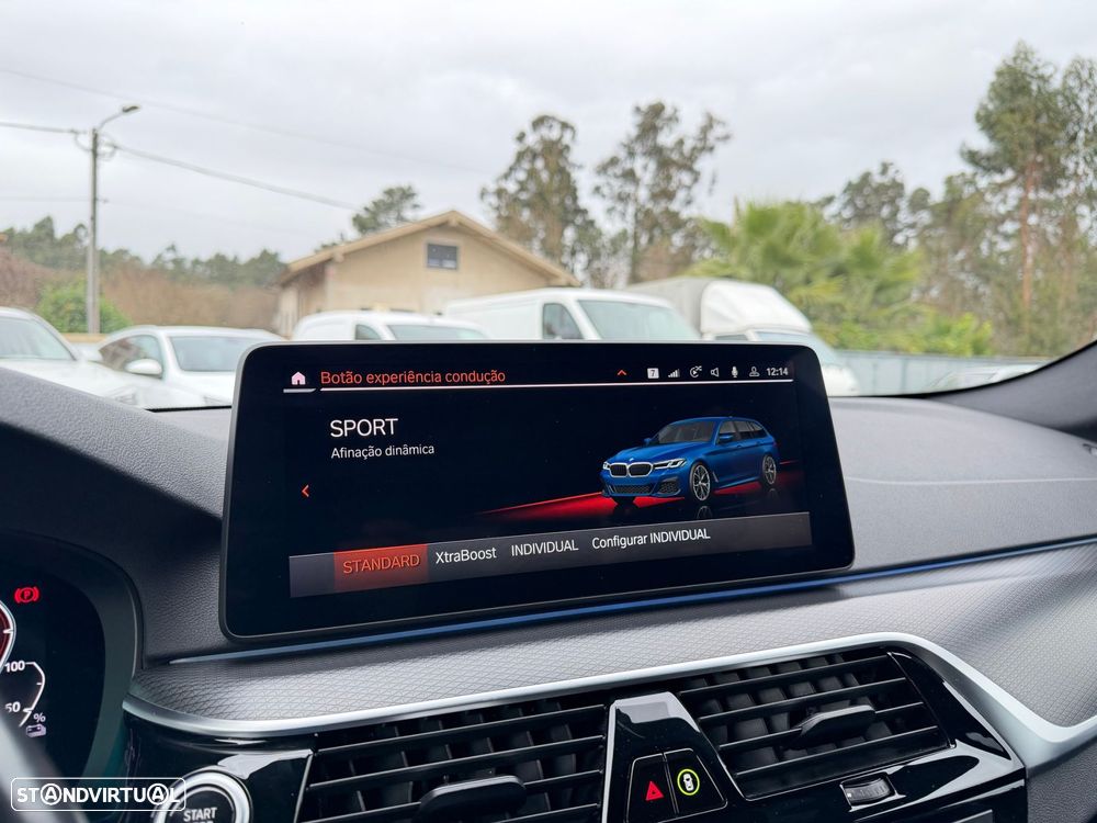 BMW 530 e Pack 50 anos M - 33