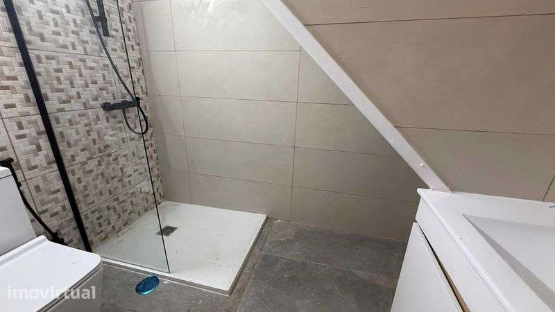 T2 duplex Carregal do Sal + Loja comercial - Zona central - Grande imagem: 5/12
