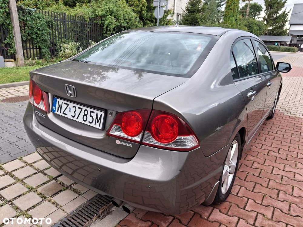 Honda Civic 1.8 Executive - 9