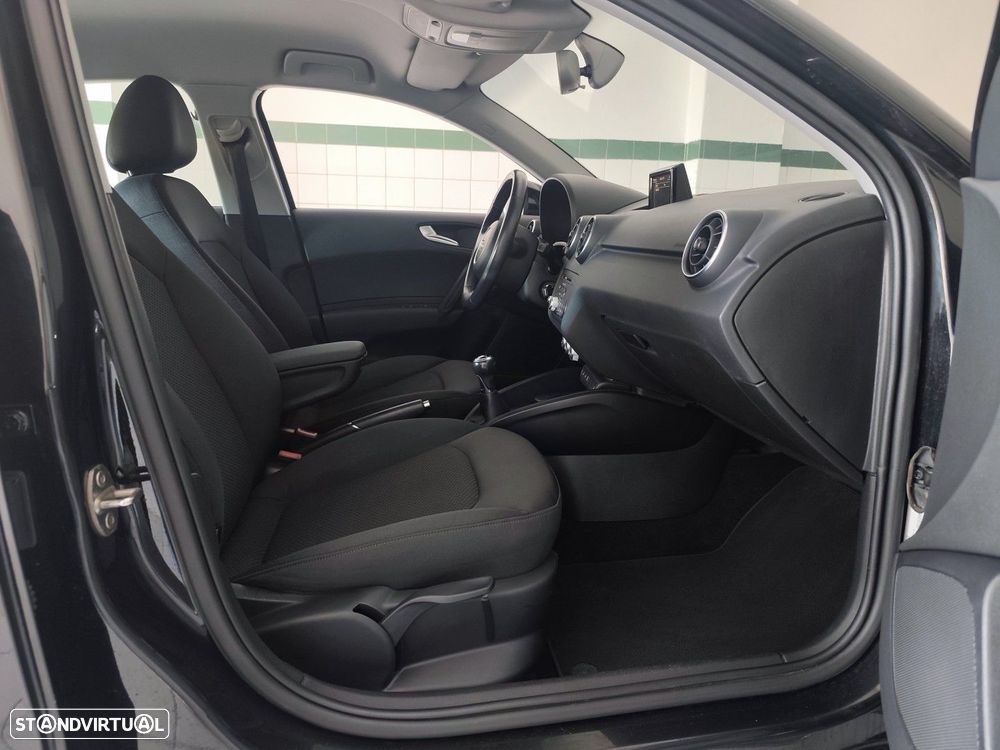 Audi A1 Sportback 1.0 TFSI Design - 11