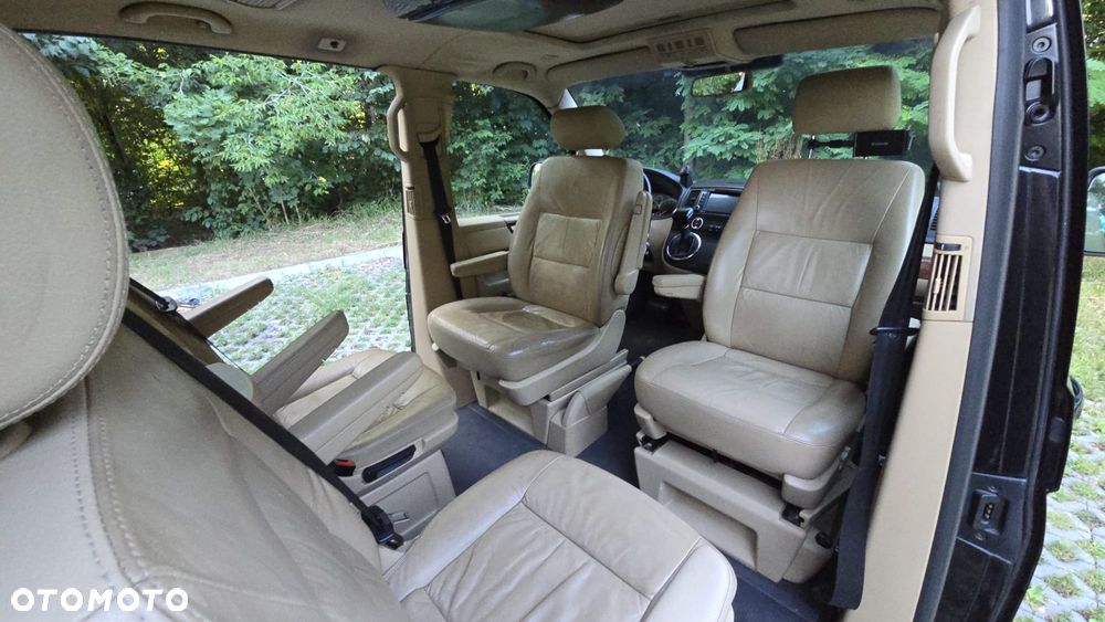 Volkswagen Multivan - 26