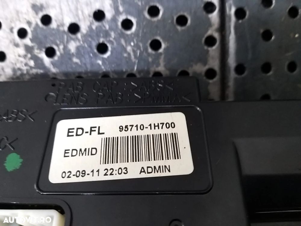 Display afisaj bord kia ceed 1 957101h700 - 2