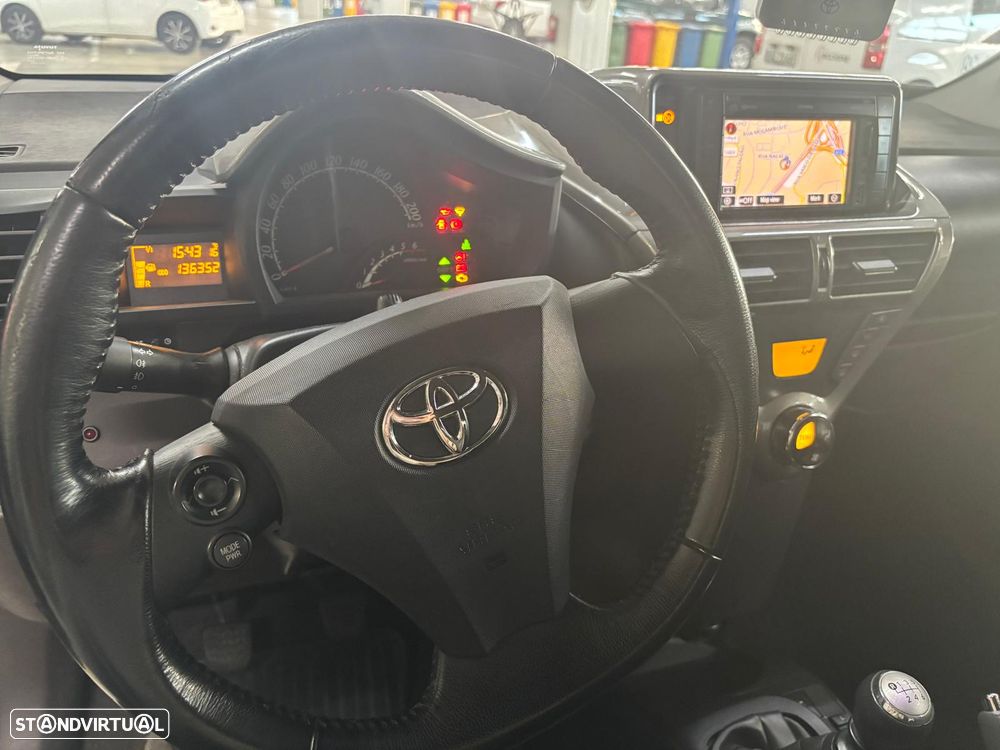 Toyota iQ 1.4 D-4D - 11