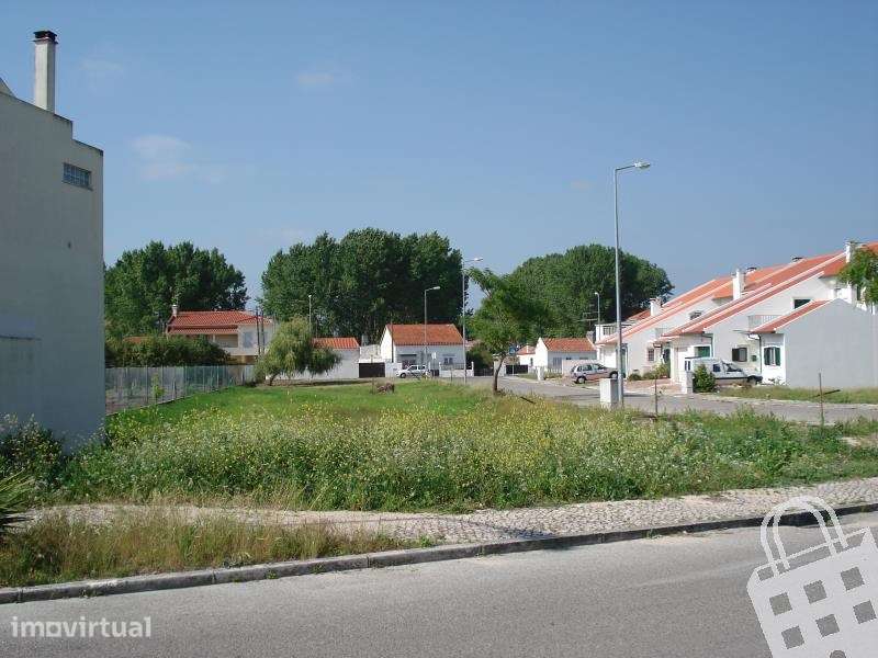 Oportunidade! Lotes de terreno com área de construção  350m2, em zona - Grande imagem: 4/4