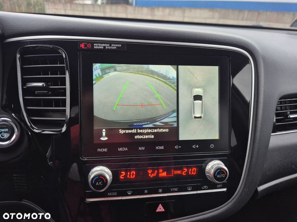 Mitsubishi Outlander Instyle + - 10