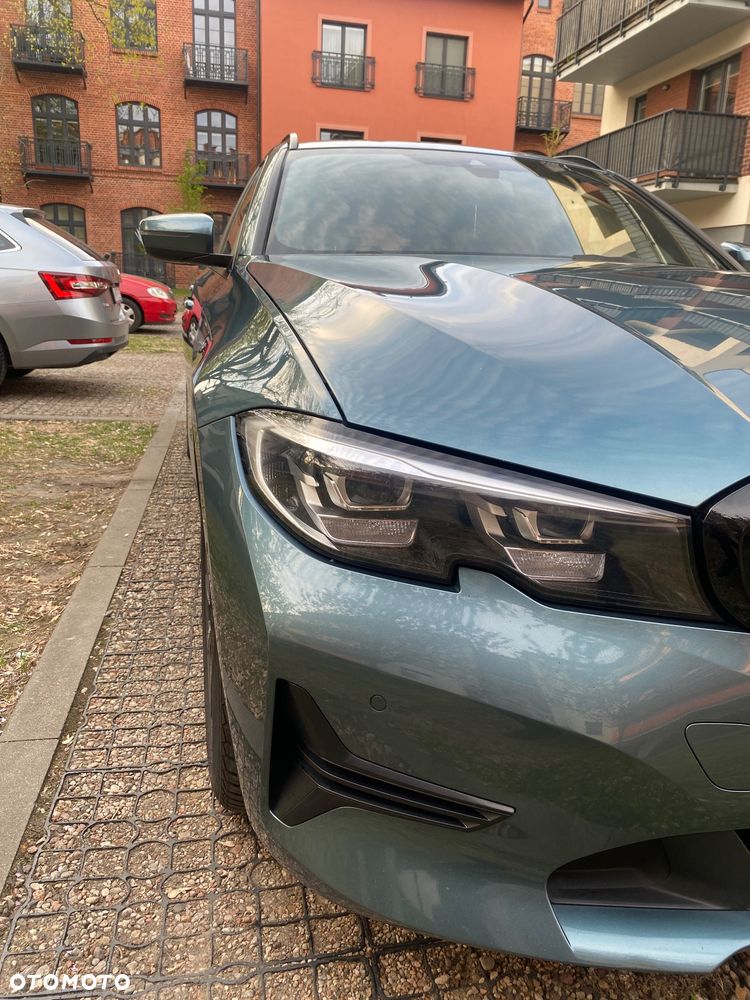 BMW Seria 3 318d Edition M Sport Shadow - 21