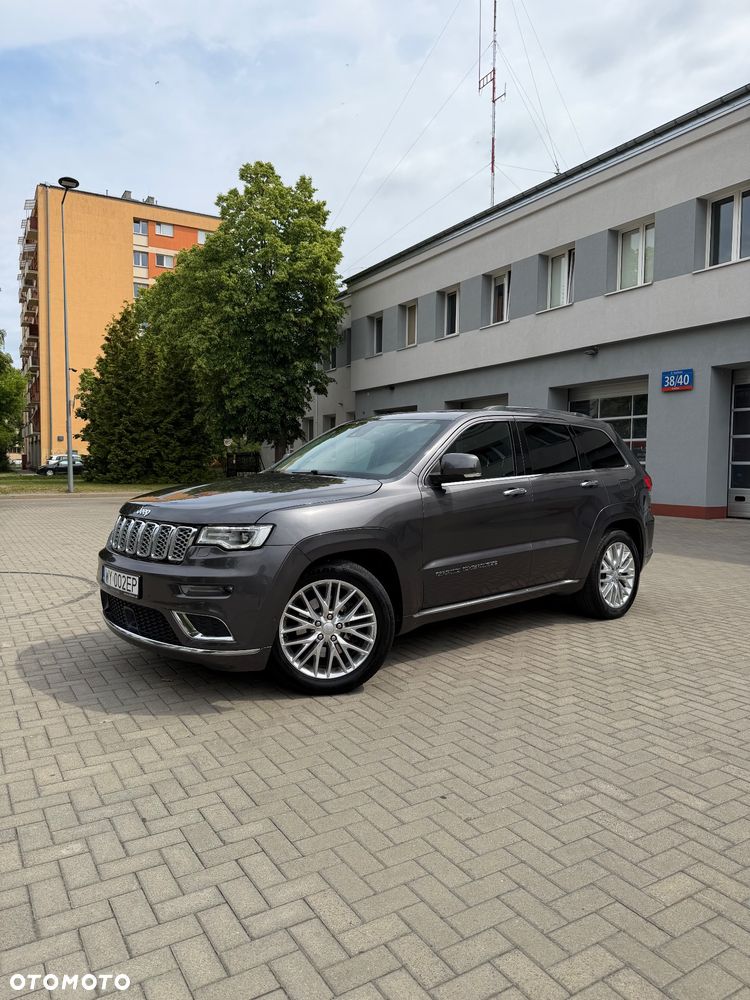 Jeep Grand Cherokee - 23