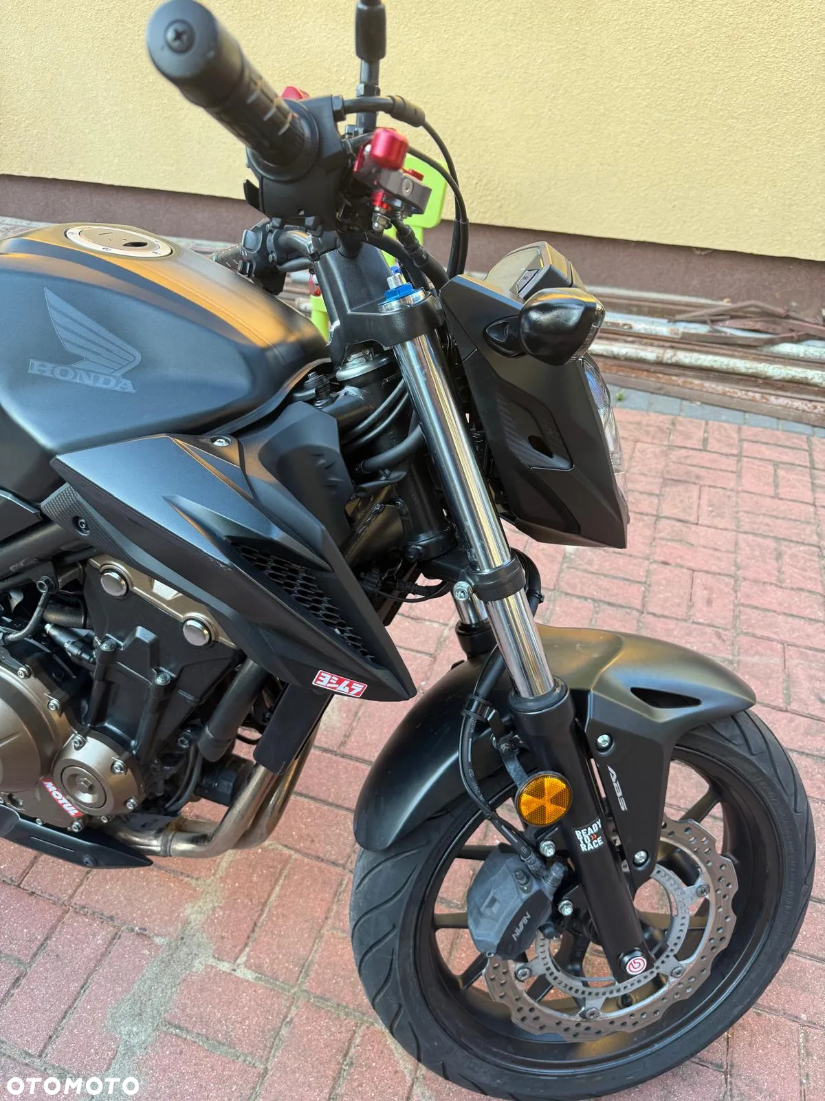 Honda CB - 12