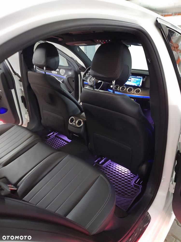 Mercedes-Benz Klasa E 300 9G-TRONIC - 15