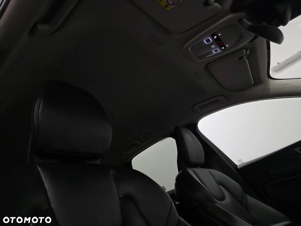 Volvo XC 60 B4 D Geartronic RDesign - 28