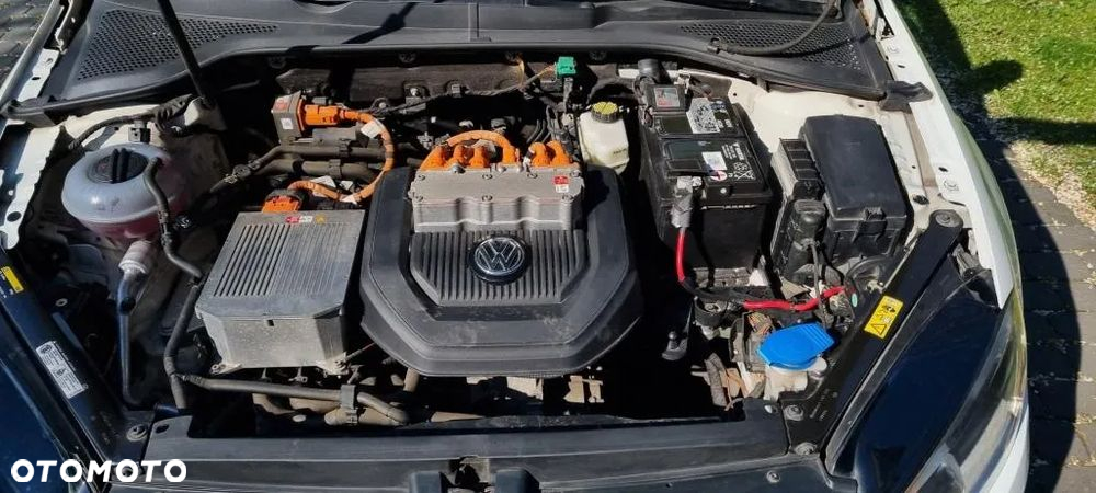 Volkswagen Golf e-Golf - 15