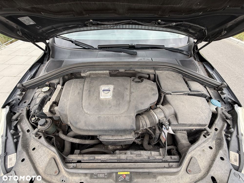 Volvo XC 60 2.4D AWD Momentum - 19