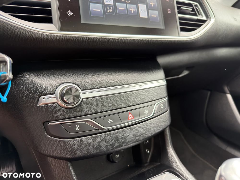 Peugeot 308 1.6 BlueHDi Allure S&S - 31