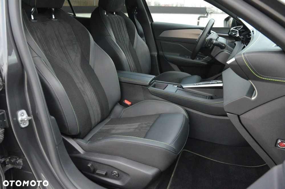 Peugeot 408 1.6 Plug-In Hybrid 225 GT EAT8 - 35